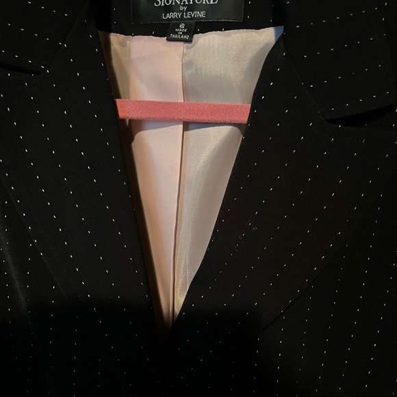 Blazer - Picture 3 of 3